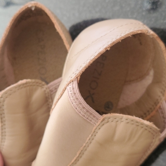 Capezio E-Series Jazz Slip On Jazz Shoes - Caramel 3.5 M - Picture 8 of 12